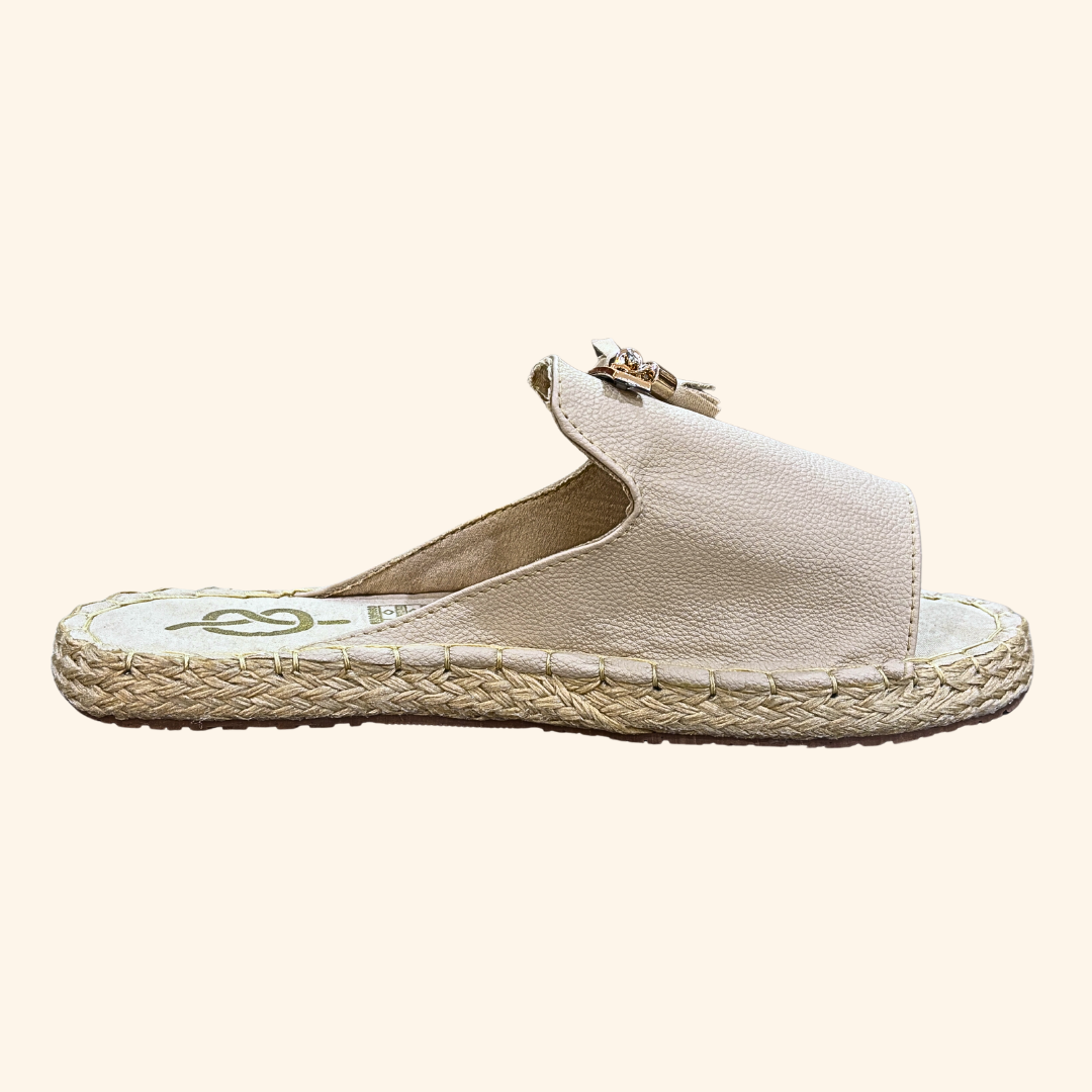 Sandalia Cuerina Beige Flequillos