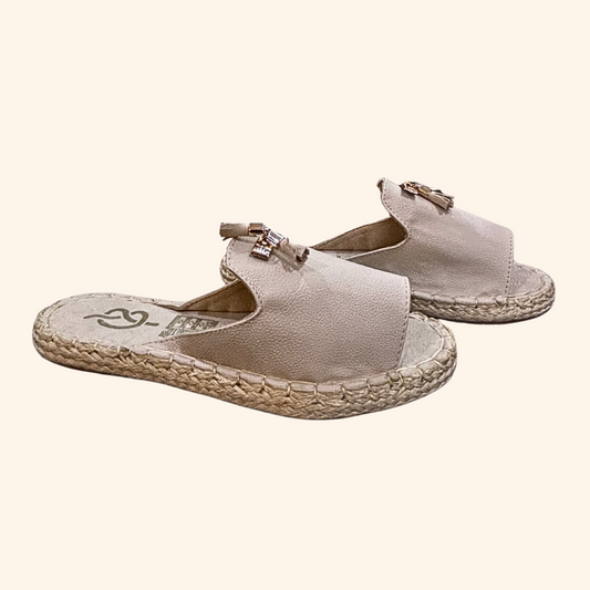 Sandalia Cuerina Beige Flequillos
